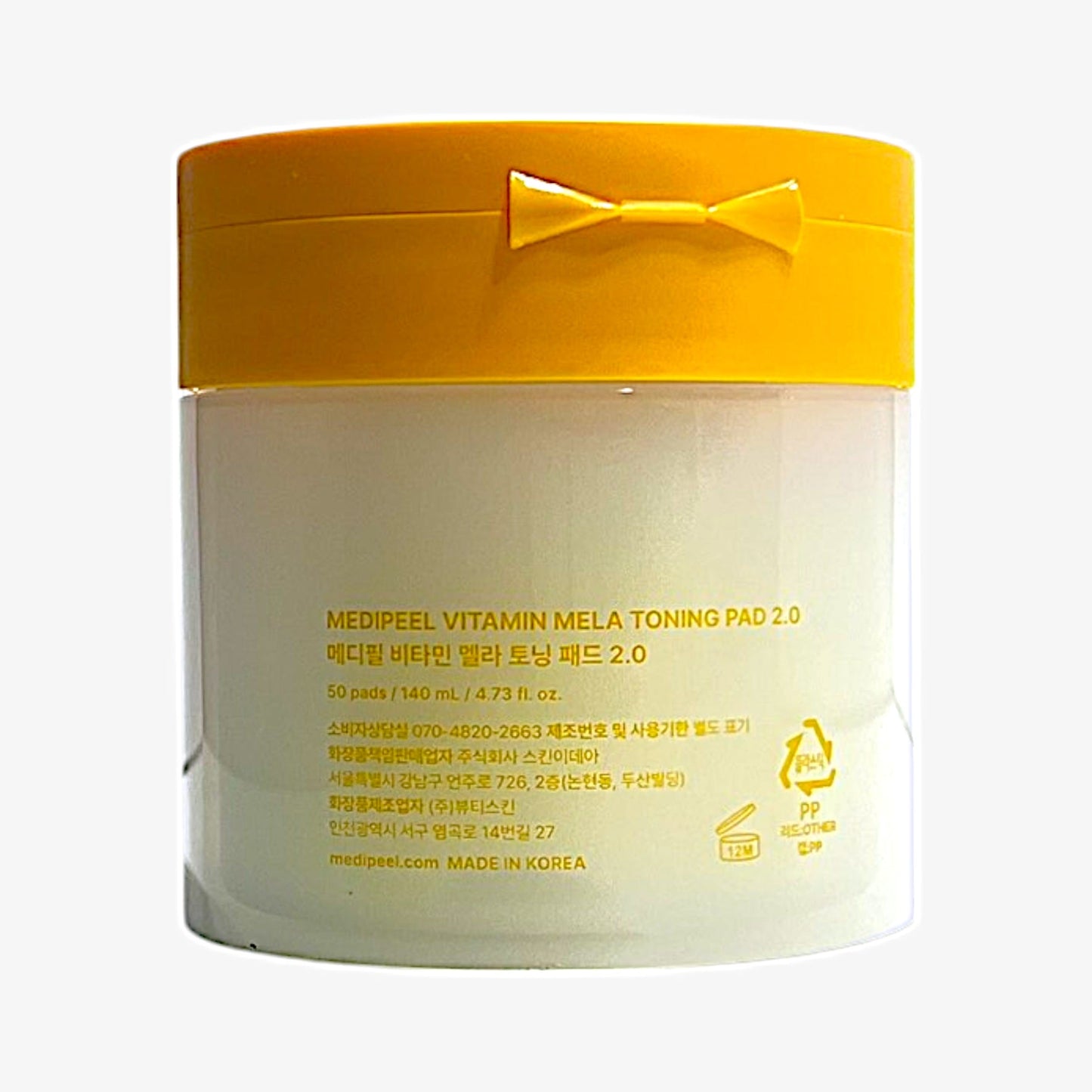 Brightening toner pads with vitamin c and lemon extract