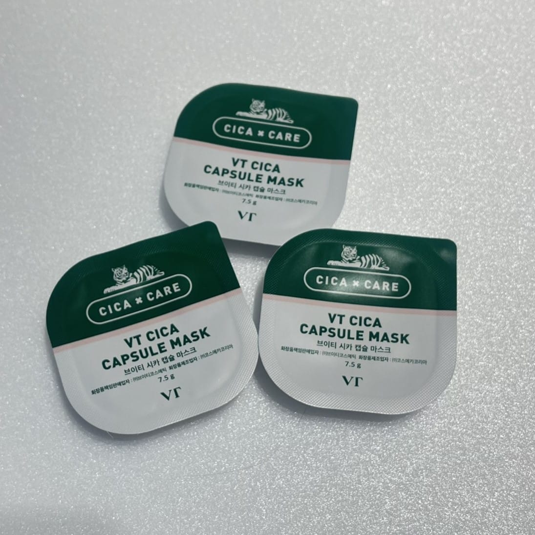 VT cosmetics cica mask texture close-up