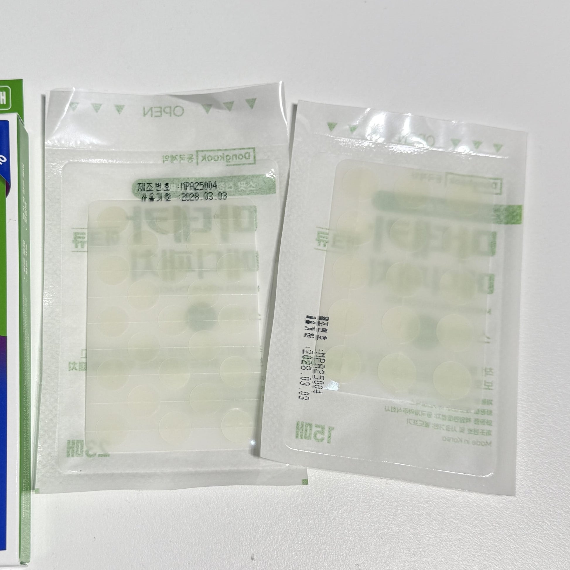 Invisible pimple patches for daily use