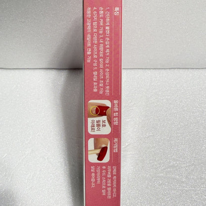 glue on artificial nails with gradient gloss
