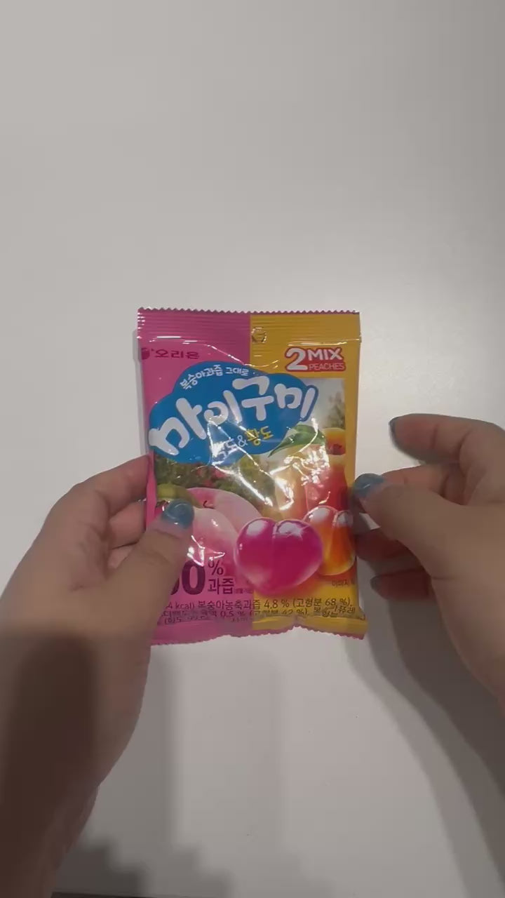 peach gummy from Korea sweet and chewy