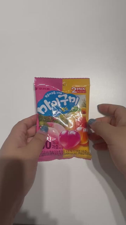 peach gummy from Korea sweet and chewy